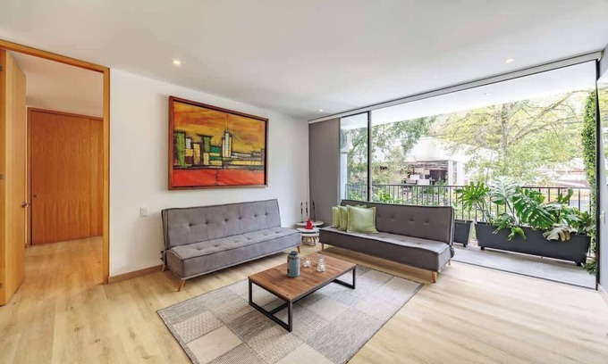 Las Lomas I Apartment | |EP| Spectacular Provenza Apt W/Balcony, AC