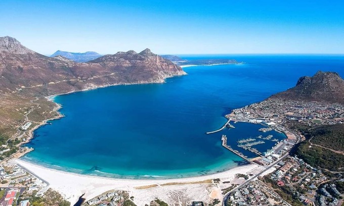 Hout Bay House | Epic 3BR, views, braai, pool, WiFi with backup