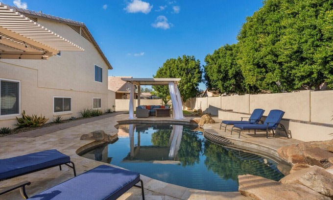 Peoria House | Epic 6BR w/Foosball + Popcorn | Pool + Fire Pit