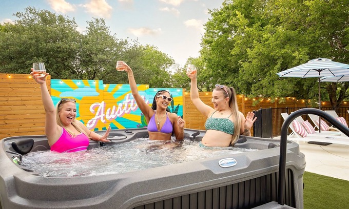 Gracywoods House | Epic Group Retreat: Pool, Hot Tub, Fire Pit, Games