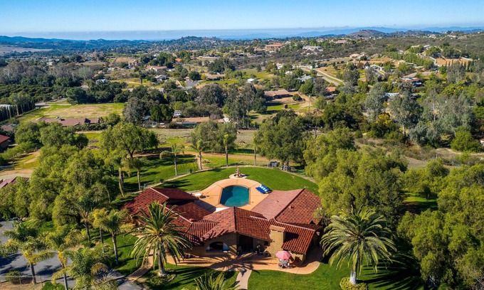 Valley Center House | Equestrian Estate w/Horse Stables & Pool!