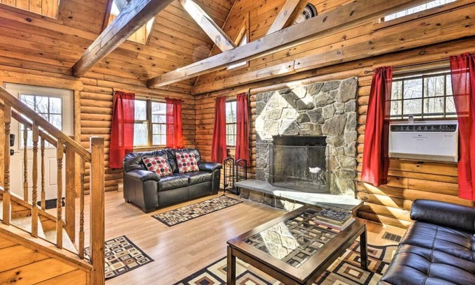 Pleasant Mount Cottage | Equestrian House Suites