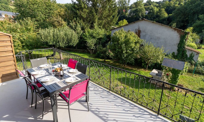 Coupiac House | Equipped house + aveyron village center 120m2 garden terrace wifi 3 bedrooms