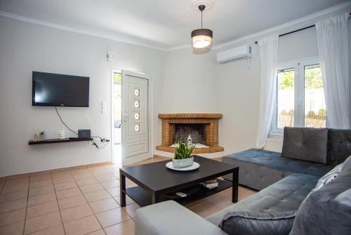 Lakithra House | Erasmia's house