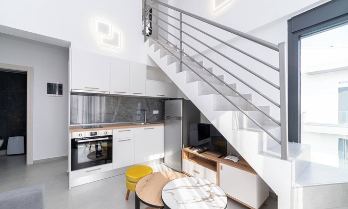 Ofrinion House | Erato Residential Complex