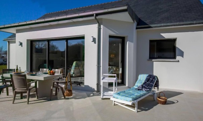 Beg-Meil House | Ericaro by Interhome