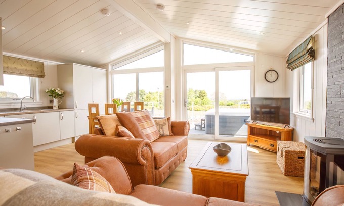 St. Andrews Cottage | Eriskay Lodge - sleeps 4 guests in 2 bedrooms