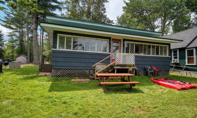 Oquossoc House | Ernie's Place - Small cottage on Rangeley Lake and close to Oquossoc Village and marina