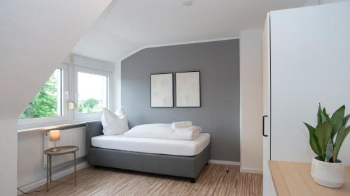 Altendorf-Ulfkotte House | ERSTAY - moderne Zimmer