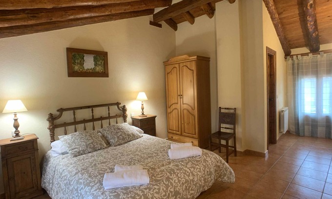 Ceguilla House | Two spacious mountain houses built with traditional materials.
