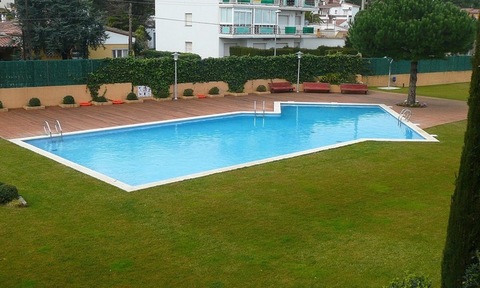 L'Escala Apartment | Escala Duplex 6 P in luxury residence! Swimming pool, BBQ, games, parking, airco