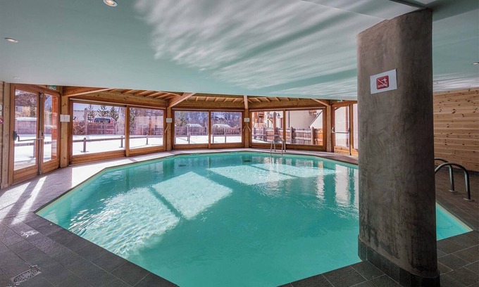 Abries Condo | Escapade alpine | Piscine, sauna & vue montagne
