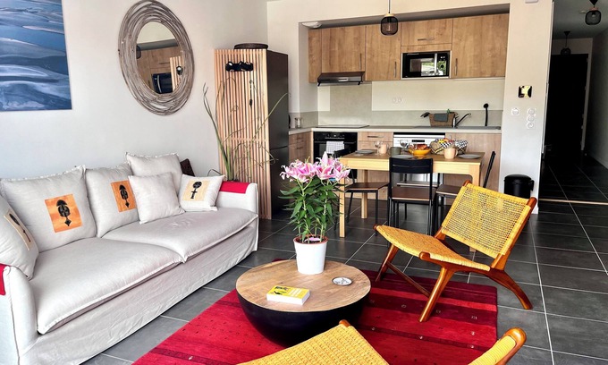 Perigny House | ESCAPADE