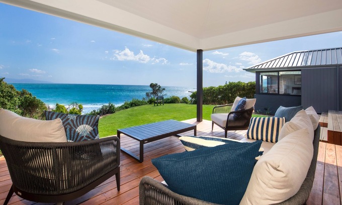 Culburra Beach House | Escape @Culburra Absolute Beach Front -private access/Amazing Views/Luxury