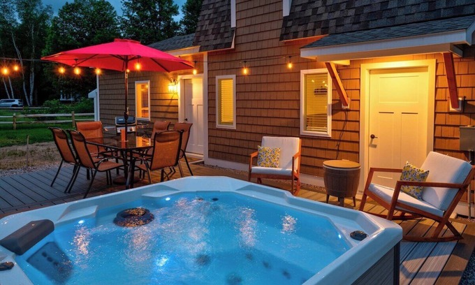 Lincoln House | Escape Route Retreat · Town Center Retreat* Hot Tub, Game Room, Fire Pit