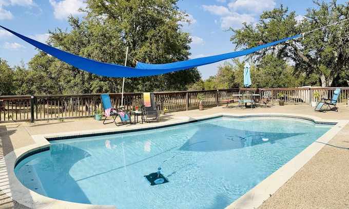 Driftwood Apartment | Escape the city noise & enjoy Country Life with Wineries near by