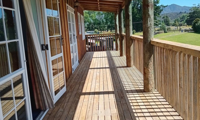 Kennedy Bay Apartment | Escape the rush in this gorgeous slice of hidden paradise.