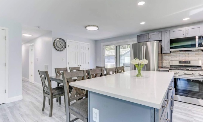 Town of Lumberland House | Escape to a new home with hot tub, fire pit, hiking, water park & casino nearby!