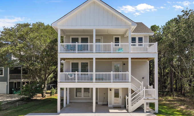 Monteray Shores House | Escape to Birdie Beach Bungalow— 4BR Soundside stay in Corolla, full of charm and family fun!