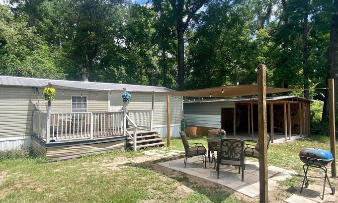 Fort White House | Escape to Nature - 2 miles from Ichetucknee park