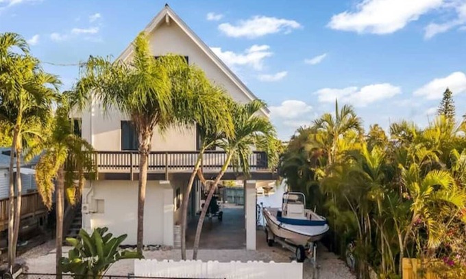 Sexton Cove Estates House | Escape to the SEASIDE! - No Boat/Ramp Fee!!