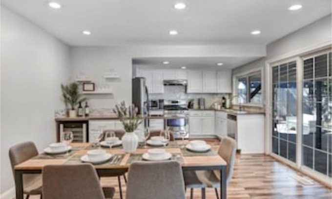 Southwest Santa Rosa House | Escape to Wine Country with Friends & Family
