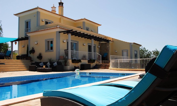 Sao Bras de Alportel Villa | Escape & Unwind in Elegance with Large Private Pool & Amazing Views (Free Wi-Fi)