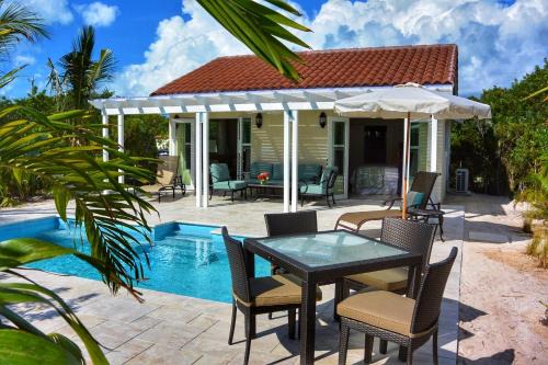 Long Bay Hills Villa | Esencia Cottage