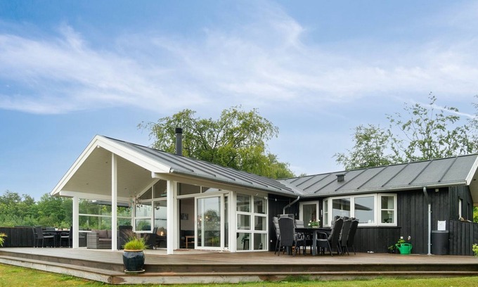 Bønnerup Strand House | "Esmeralda" - 350m from the sea by Interhome