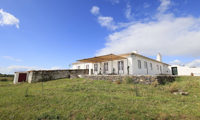 Malarranha House | Espaçosa Casa de Campo com 500 Hectares Para Explorar ou Simplesmente Descansar