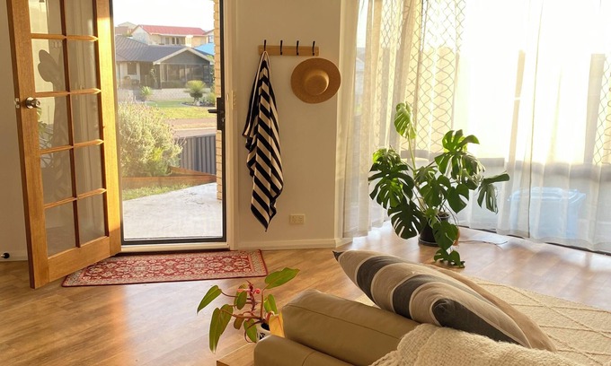 West Beach House | Esperance family retreat – 5 minutes walk from stunning West Beach