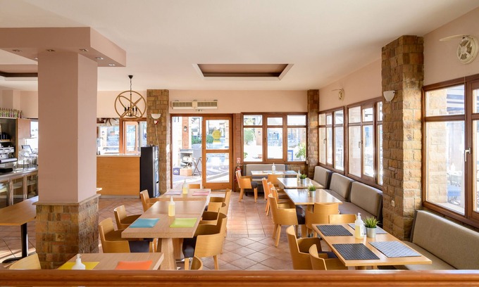 Paralia Agias Fotinis Hotel | Esperides Hotel