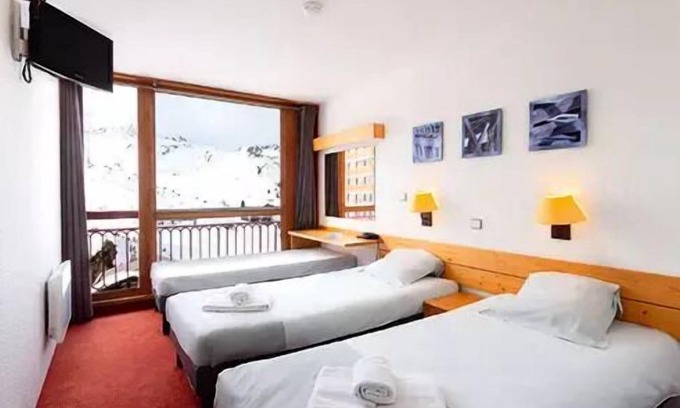 Arc-2000 Apartment | Essentiel 3 Adults Room - Unbeatable View