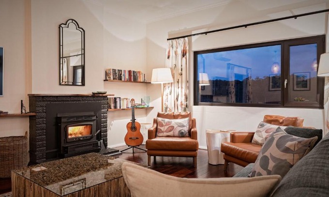 Crafers Villa | Esto house