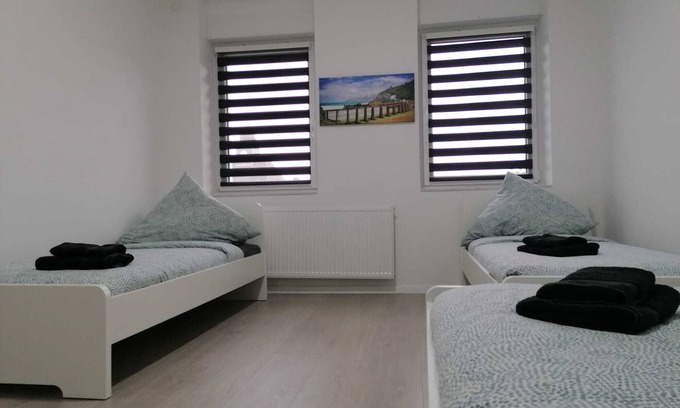 Herne Condo | estrella24 LIVING ROOMS Venice