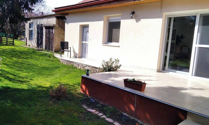 Tata Apartment | EszE Vendégszoba