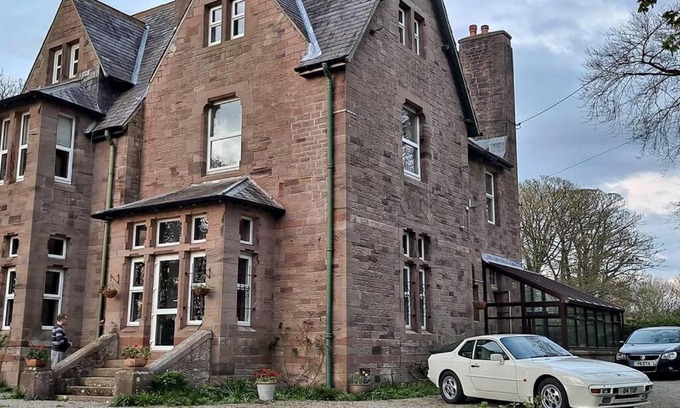 Maryport Apartment | Eta's Manor @ Brooklands
