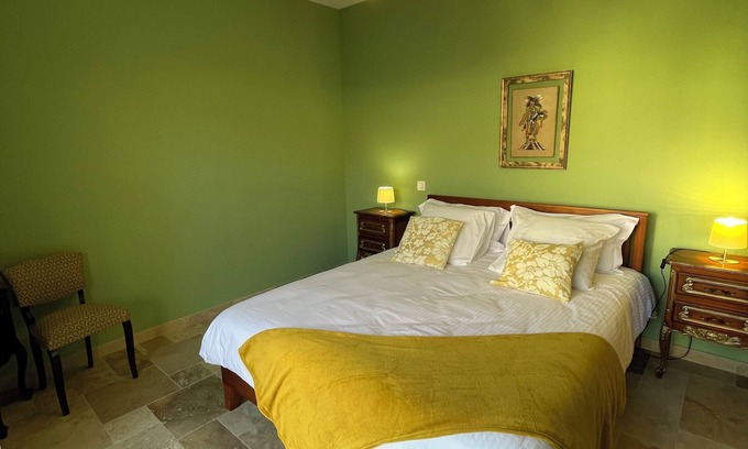 Tour-de-Faure Bed & Breakfast | Eternal Love Room