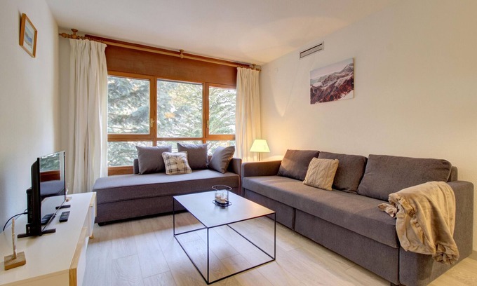 Baqueira Apartment | Eth Turcalh by Totiaran at the feet of the slopes 5 people