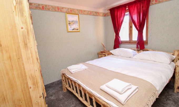Pale Apartment | Ethno Village Dolina Mira - One Bedroom Holiday Home (Miljacka)
