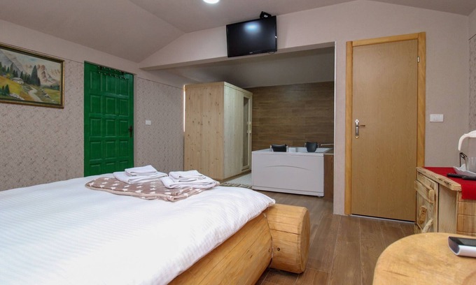 Pale Apartment | Ethno Village Dolina Mira - One Bedroom Holiday Home (Drina)