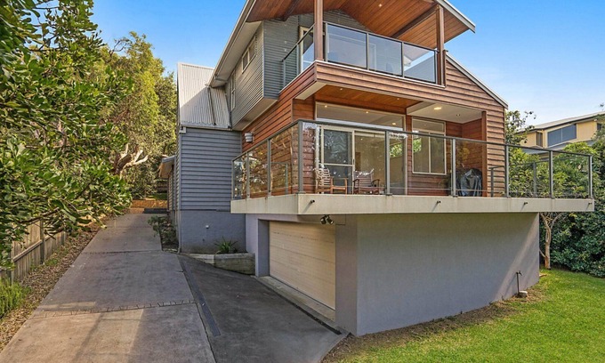 Killcare House | 'Eucalyptus Beach House' by Accom Holidays