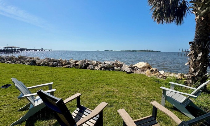 Cedar Key House | Eva Maes Waterfront Cottage Cedar Key Amazing View