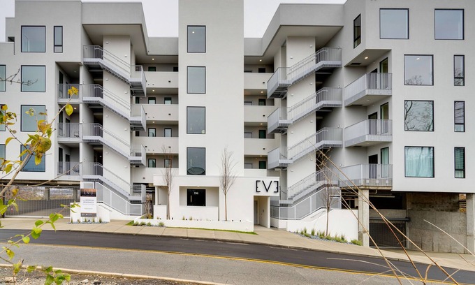 North Capitol Condo | Eve Nashville