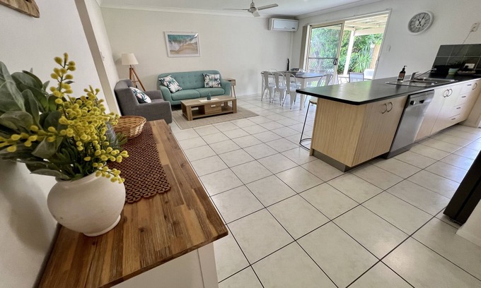 Sandstone Point House | Events @Sandstone Point Hotel! Bribie Beaches, Pet friendly Family Home