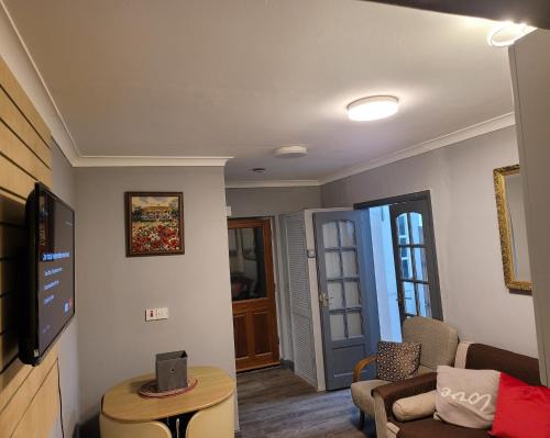 Havering Apartment | Evergreen 2bedroom-sleeps up to 7,2 bathroom
