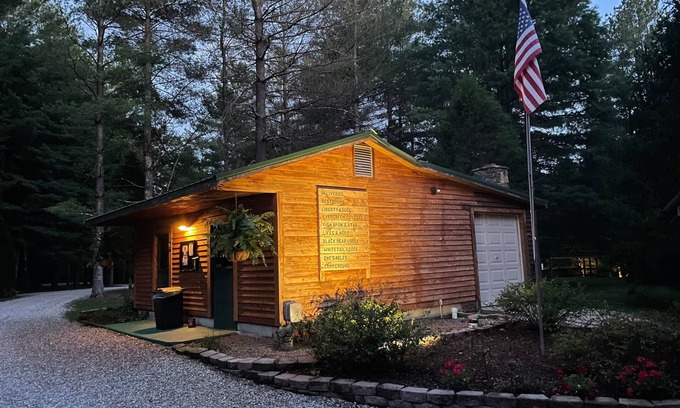 Rome Cabin | Evergreen Cottage, Twin Lakes Country Cabins