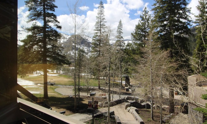 Olympic Valley Condo | Everline Resort & Spa: Valley View 2Q Rm. Ski, skate, golf, pools, spa, tennis