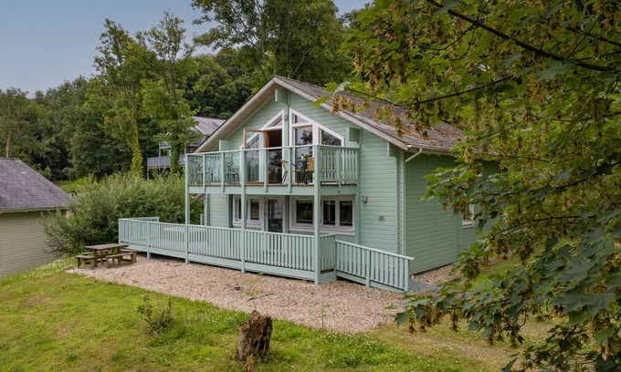 Penally House | Everwyn Lodge - Luxury Lodge with Hot Tub