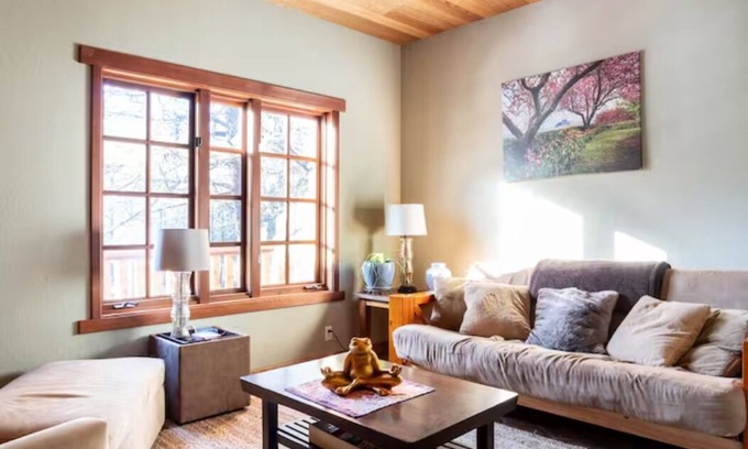 Nevada City House | Everyone is invited—this is a big home for your family, friends, and pets.